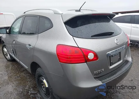 2013 Nissan Rogue Sv z USA, uszkodzony, nr VIN JN8AS5MV9DW125832